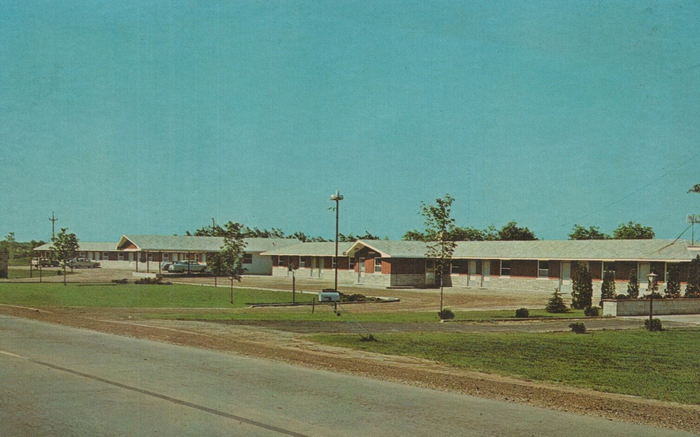 Hillside Motel - Old Postcard (newer photo)